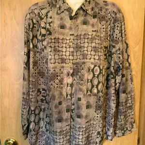 🌻Shilubeca Woman’s Tan long sleeve button down blouse. Size: XL